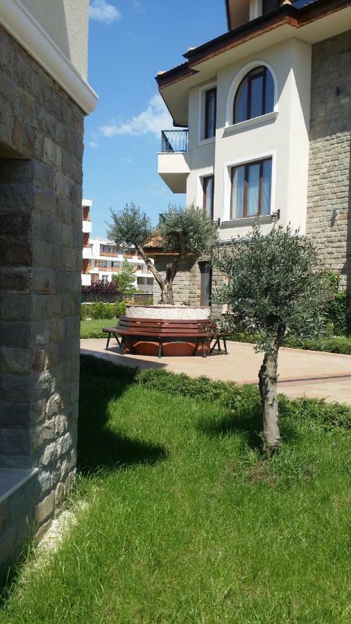 Sarafovo D&V Apartments Burgasz Kültér fotó